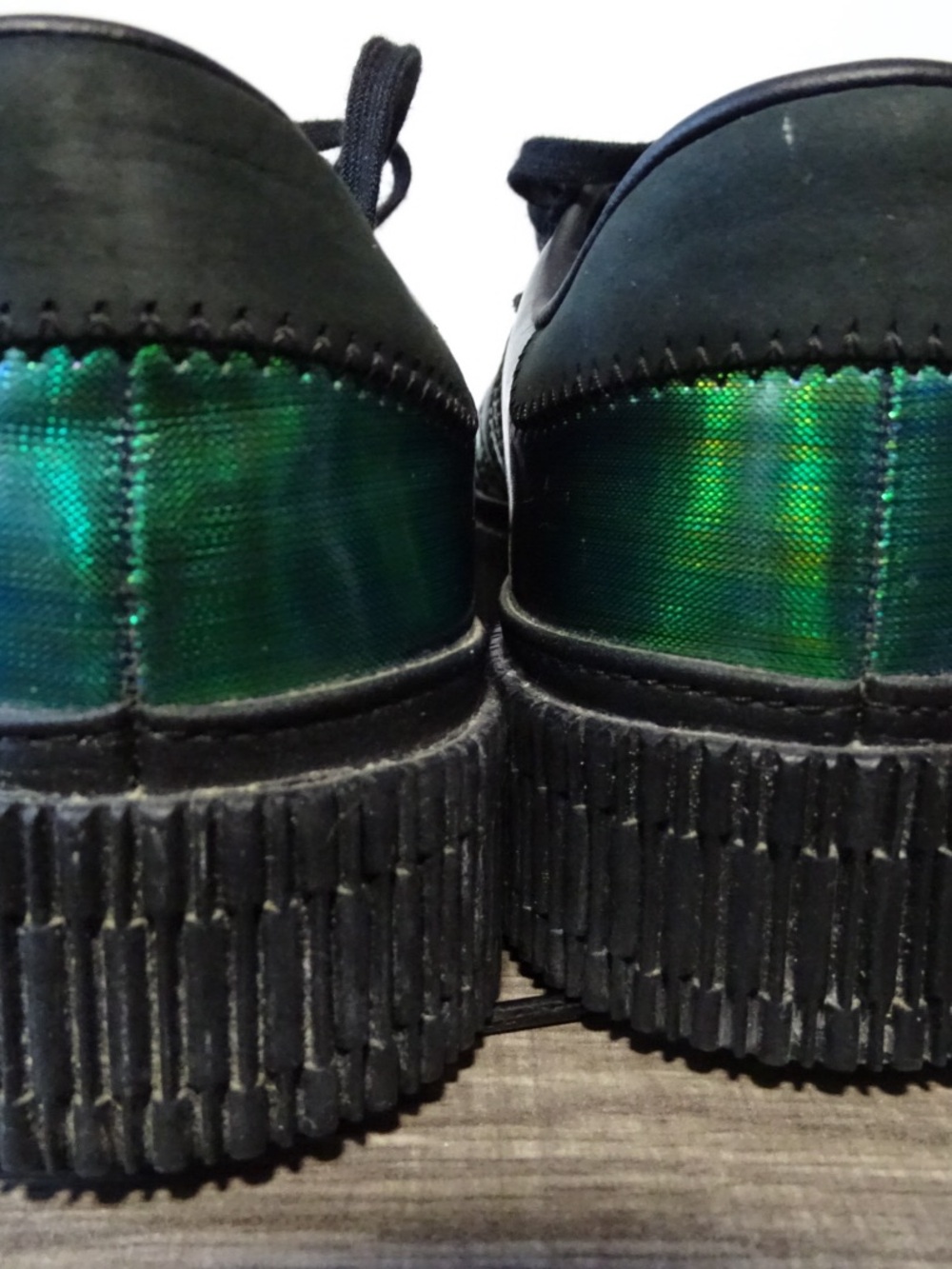Adidas samba women’s size 6/5 Iridescent Green Low-Top Sneakers - Picture 4 of 14